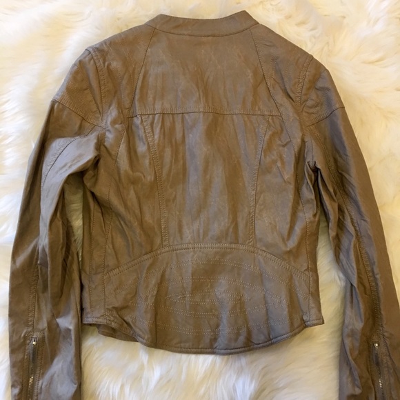 Jacket - Picture 2 of 5